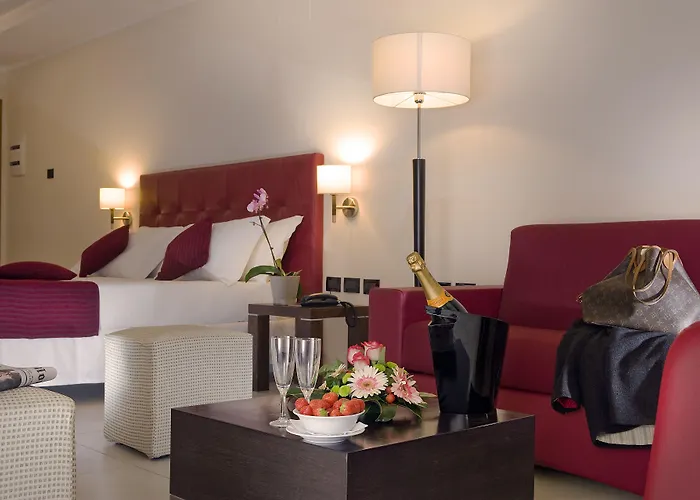 Cardinal St. Peter Hotell 4*