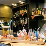 圣彼得深红酒店 酒店
