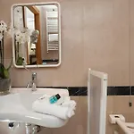 圣彼得深红酒店