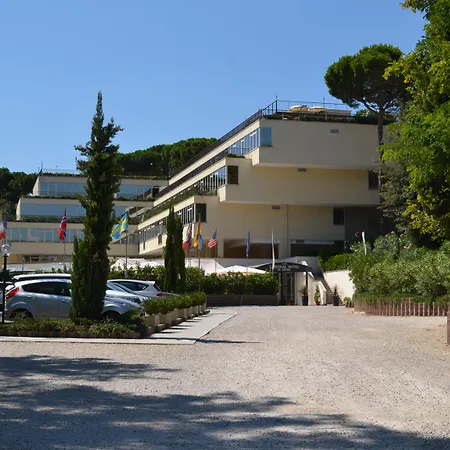 Cardinal St. Peter Hotell