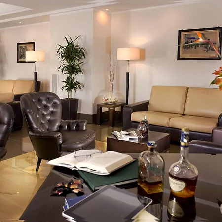 圣彼得深红酒店