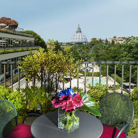 圣彼得深红酒店